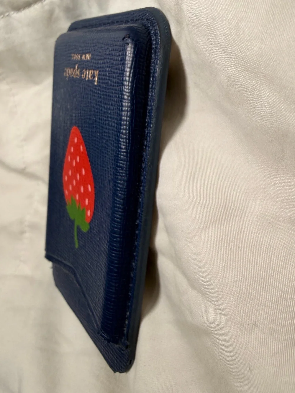 kate spade magsafe compatible